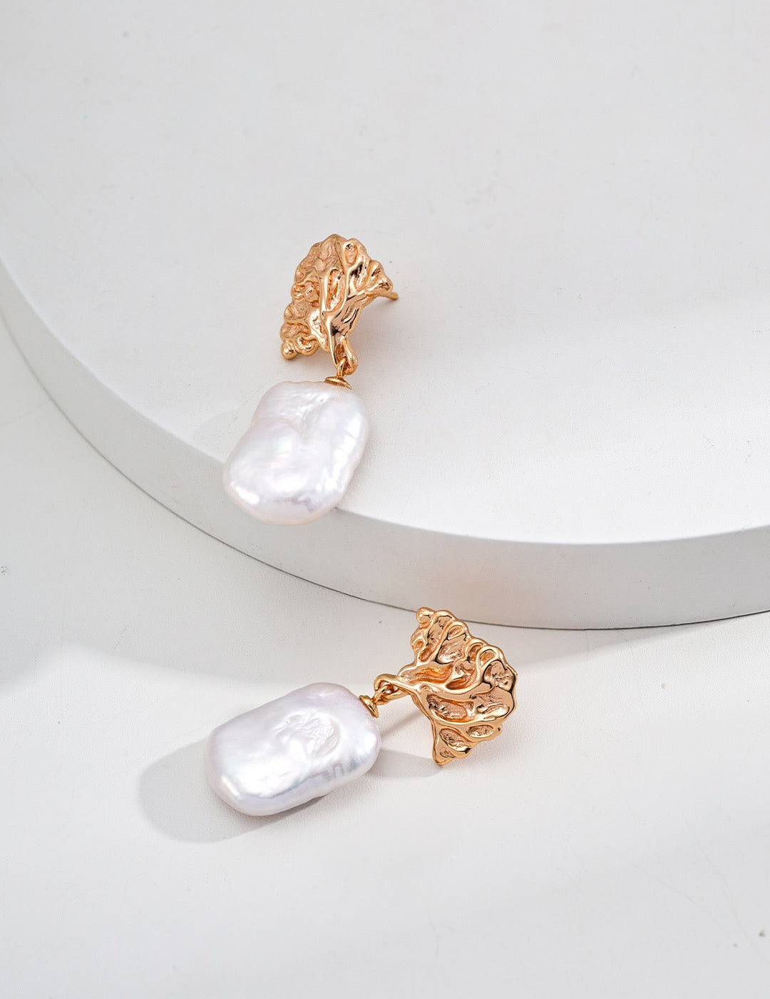 925 Silver Baroque Pearl Earrings - Natural Crown Design and Artistic Look