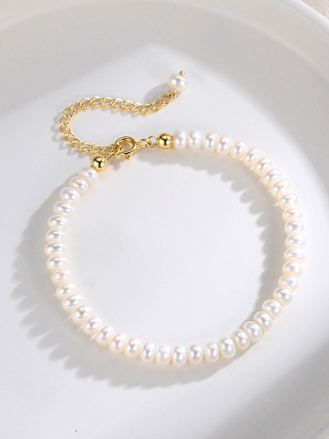 Bracelet classique en perles – Élégance minimaliste