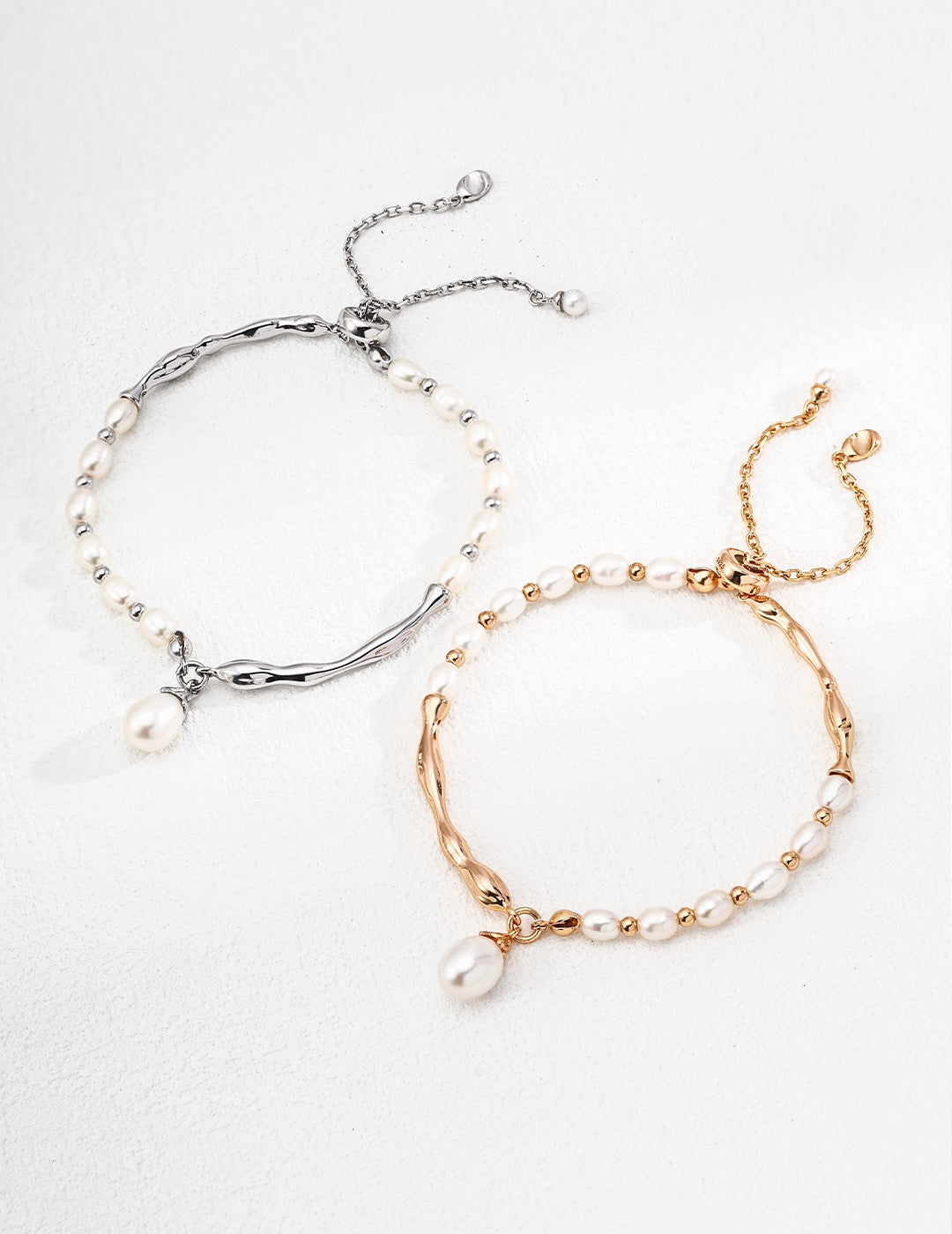 925 silver bracelet with natural pearls – Fluid design
