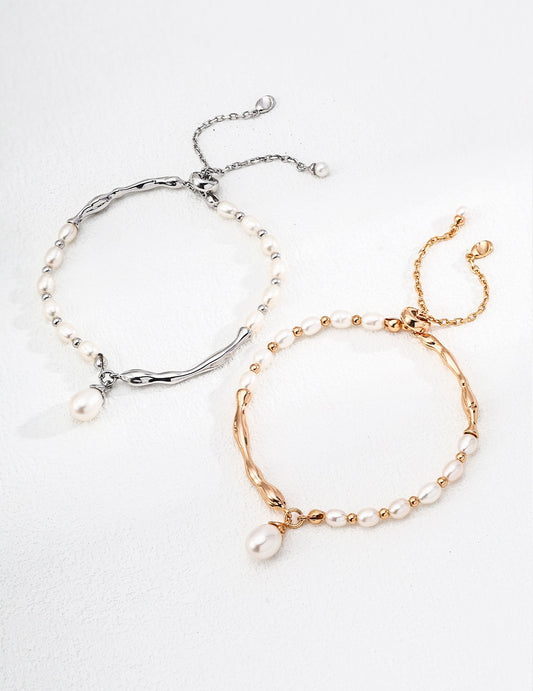 Bracelet en argent 925 avec perles naturelles – Design fluide